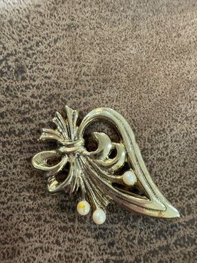 Gold-Tone Decorative Brooch with Pearl Accents
